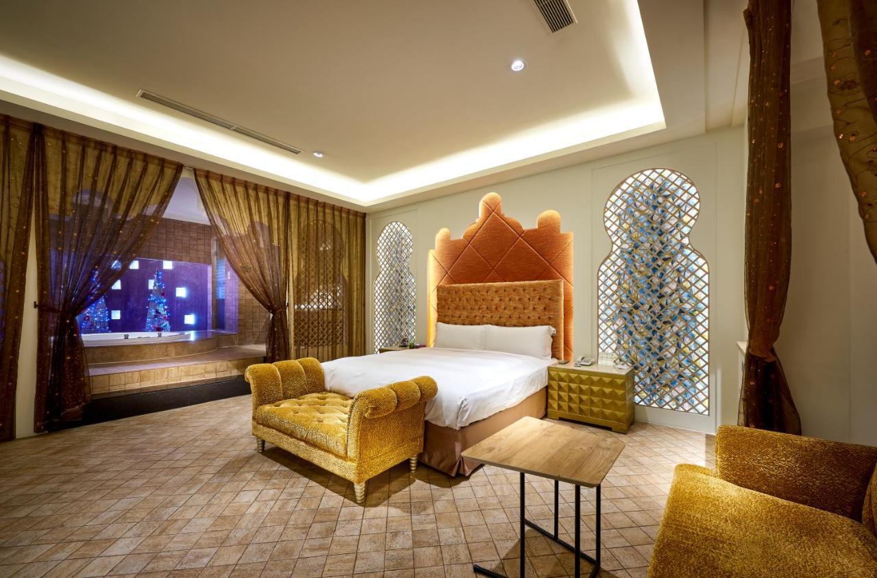 Takao Love Motel Гаосюн Экстерьер фото