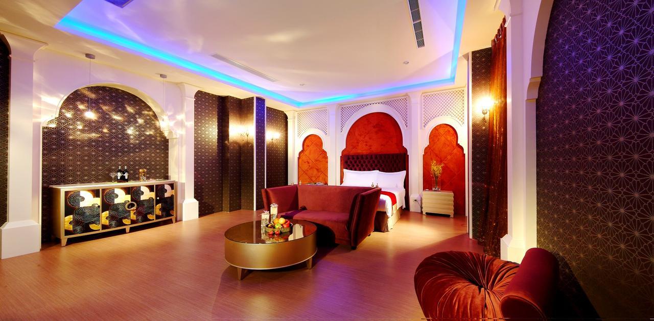 Takao Love Motel Гаосюн Экстерьер фото